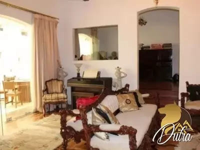 Padrão Jardim Paulista 800m² 04 Dormitórios 03 Suítes 10 Vagas