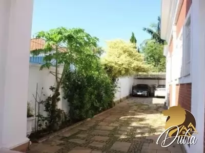 Padrão Jardim Paulista 800m² 04 Dormitórios 03 Suítes 10 Vagas