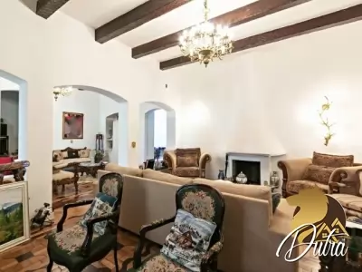 Padrão Jardim Paulista 800m² 04 Dormitórios 03 Suítes 10 Vagas