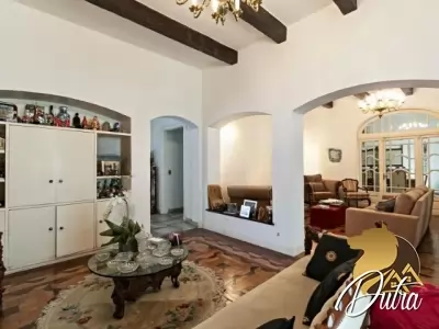 Padrão Jardim Paulista 800m² 04 Dormitórios 03 Suítes 10 Vagas