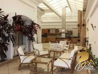 Padrão Jardim Paulista 800m² 04 Dormitórios 03 Suítes 10 Vagas