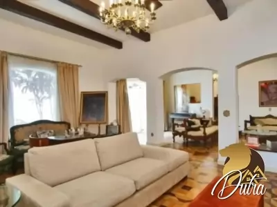 Padrão Jardim Paulista 800m² 04 Dormitórios 03 Suítes 10 Vagas
