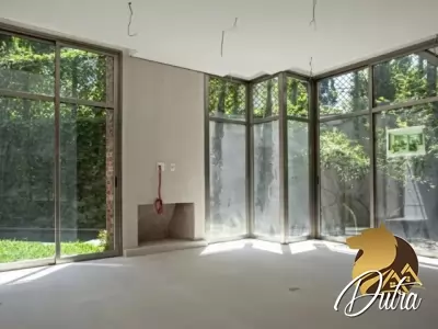 Padrão Jardim Europa 685m² 04 Dormitórios 04 Suítes 4 Vagas