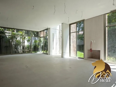Padrão Jardim Europa 685m² 04 Dormitórios 04 Suítes 4 Vagas