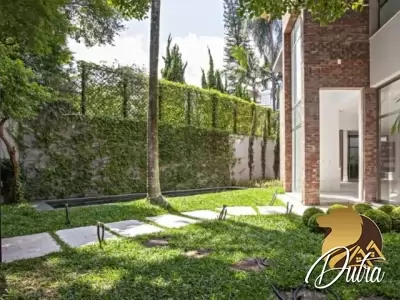 Padrão Jardim Europa 685m² 04 Dormitórios 04 Suítes 4 Vagas