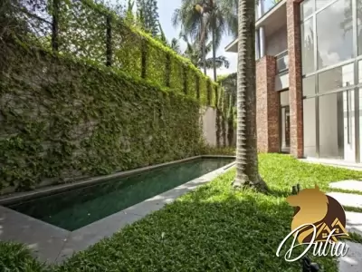 Padrão Jardim Europa 679m² 04 Dormitórios 04 Suítes 4 Vagas