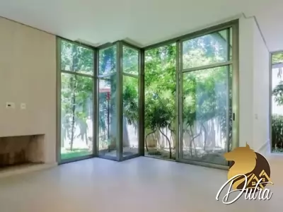 Padrão Jardim Europa 679m² 04 Dormitórios 04 Suítes 4 Vagas