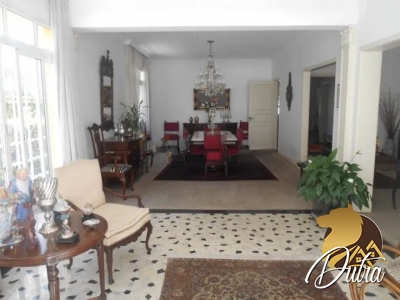 Padrão Jardim Paulista 390m² 04 Dormitórios 01 Suítes 6 Vagas