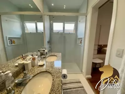 Saint James Special Houses Campo Belo 223m² 04 Dormitórios 04 Suítes 5 Vagas