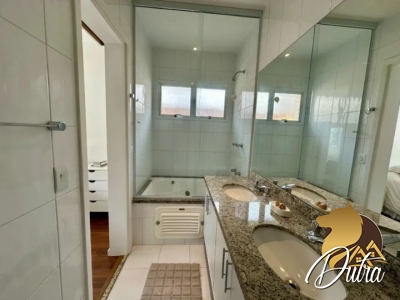 Saint James Special Houses Campo Belo 223m² 04 Dormitórios 04 Suítes 5 Vagas