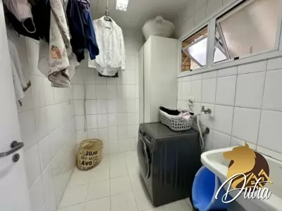 Saint James Special Houses Campo Belo 223m² 04 Dormitórios 04 Suítes 5 Vagas