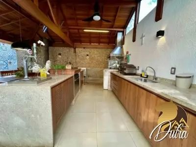 Saint James Special Houses Campo Belo 223m² 04 Dormitórios 04 Suítes 5 Vagas