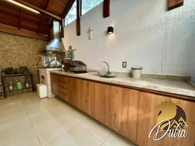 Saint James Special Houses Campo Belo 223m² 04 Dormitórios 04 Suítes 5 Vagas