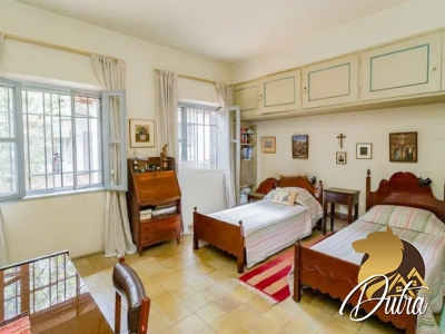 Padrão Jardim Europa 686m² 09 Dormitórios 02 Suítes 6 Vagas