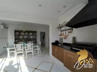 Edifício Saint Etienne Moema 360m² 04 Dormitórios 02 Suítes 6 Vagas