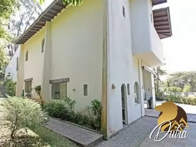 Casa Jardim marajoara Jardim Marajoara 450m² 03 Dormitórios 03 Suítes 6 Vagas