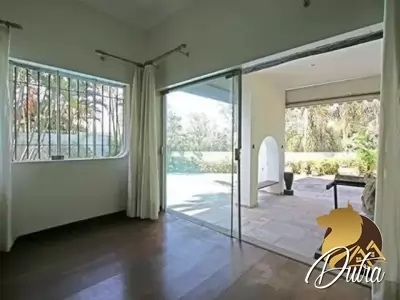 Casa Jardim marajoara Jardim Marajoara 450m² 03 Dormitórios 03 Suítes 6 Vagas