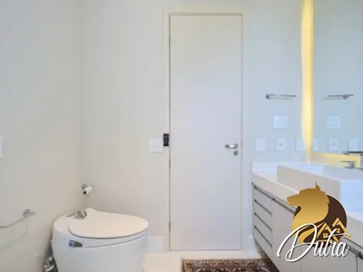 Curitiba 381 Paraíso 332m² 03 Dormitórios 03 Suítes 5 Vagas