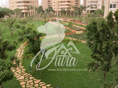 Praça Villa Lobos Jardim Universidade Pinheiros 702m² 04 Dormitórios 04 Suítes 6 Vagas