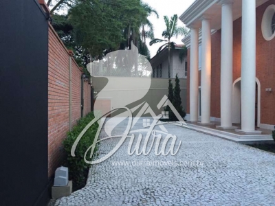 Casa Jardim América 740m² 4 Suítes 6 Vagas