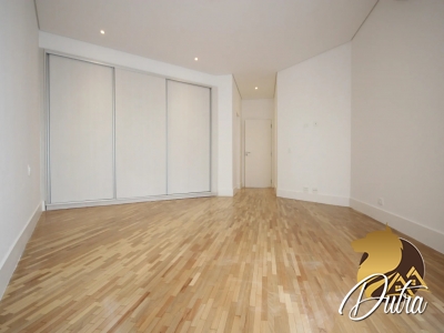 Golden Park Vila Uberabinha 244m² 04 Dormitórios 03 Suítes 3 Vagas