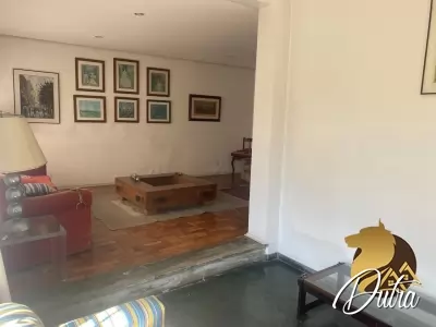 Padrão Jardim América 523m² 04 Dormitórios 02 Suítes 10 Vagas