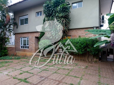Sobrado Sumaré 262m² 03 Dormitórios 03 Suítes 5 Vagas