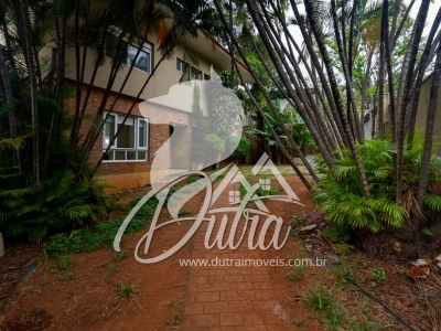 Sobrado Sumaré 262m² 03 Dormitórios 03 Suítes 5 Vagas