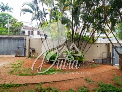 Sobrado Sumaré 262m² 03 Dormitórios 03 Suítes 5 Vagas