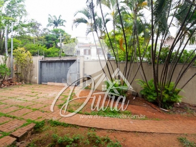 Sobrado Sumaré 262m² 03 Dormitórios 03 Suítes 5 Vagas