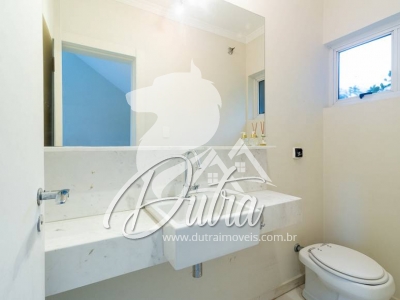 Sobrado Sumaré 262m² 03 Dormitórios 03 Suítes 5 Vagas