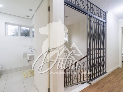 Sobrado Sumaré 262m² 03 Dormitórios 03 Suítes 5 Vagas