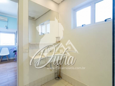 Sobrado Sumaré 262m² 03 Dormitórios 03 Suítes 5 Vagas