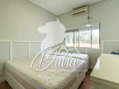 Sobrado Sumaré 262m² 03 Dormitórios 03 Suítes 5 Vagas