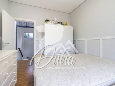 Sobrado Sumaré 262m² 03 Dormitórios 03 Suítes 5 Vagas