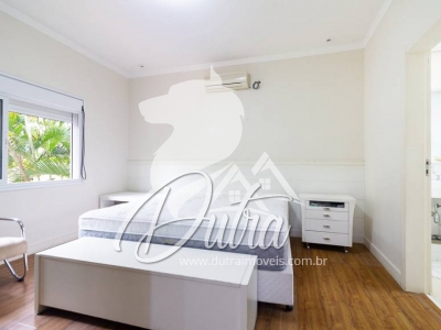 Sobrado Sumaré 262m² 03 Dormitórios 03 Suítes 5 Vagas