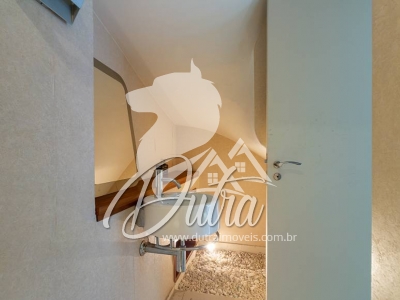 Sobrado Sumaré 262m² 03 Dormitórios 03 Suítes 5 Vagas