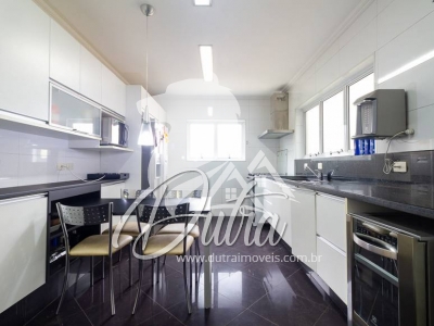 Sobrado Sumaré 262m² 03 Dormitórios 03 Suítes 5 Vagas