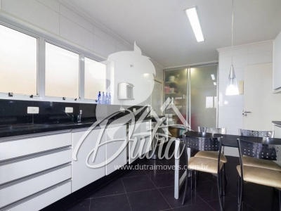 Sobrado Sumaré 262m² 03 Dormitórios 03 Suítes 5 Vagas