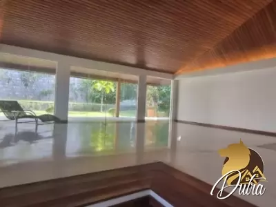 Padrão Fazenda Morumbi 400m² 03 Dormitórios 03 Suítes 6 Vagas