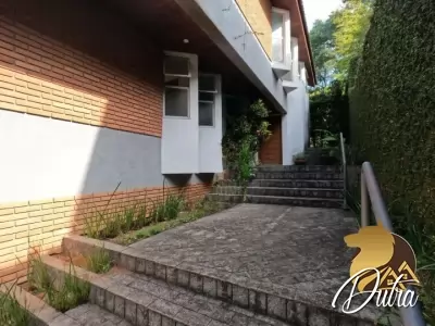 Padrão Fazenda Morumbi 400m² 03 Dormitórios 03 Suítes 6 Vagas