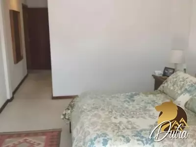 Padrão Fazenda Morumbi 400m² 03 Dormitórios 03 Suítes 6 Vagas