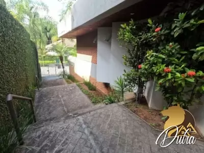 Padrão Fazenda Morumbi 400m² 03 Dormitórios 03 Suítes 6 Vagas