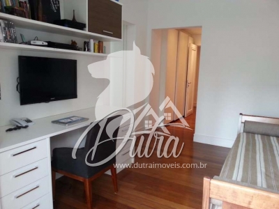 Maison Charlotte Vila Nova Conceição 360m² 04 Dormitórios 04 Suítes 5 Vagas