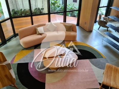 Tom Arthur Vila Uberabinha 640m² 4 suítes 4 vagas 1 depósito