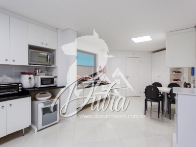 Tom Arthur Vila Uberabinha 640m² 4 suítes 4 vagas 1 depósito