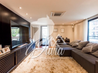 Tom Arthur Vila Uberabinha 640m² 4 suítes 4 vagas 1 depósito