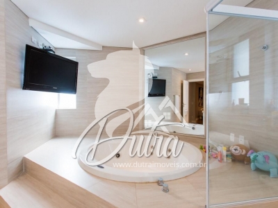 Tom Arthur Vila Uberabinha 640m² 4 suítes 4 vagas 1 depósito