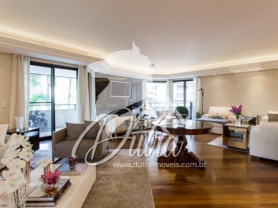 Tom Arthur Vila Uberabinha 640m² 4 suítes 4 vagas 1 depósito