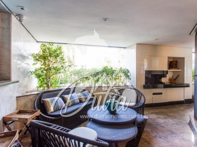 Tom Arthur Vila Uberabinha 640m² 4 suítes 4 vagas 1 depósito